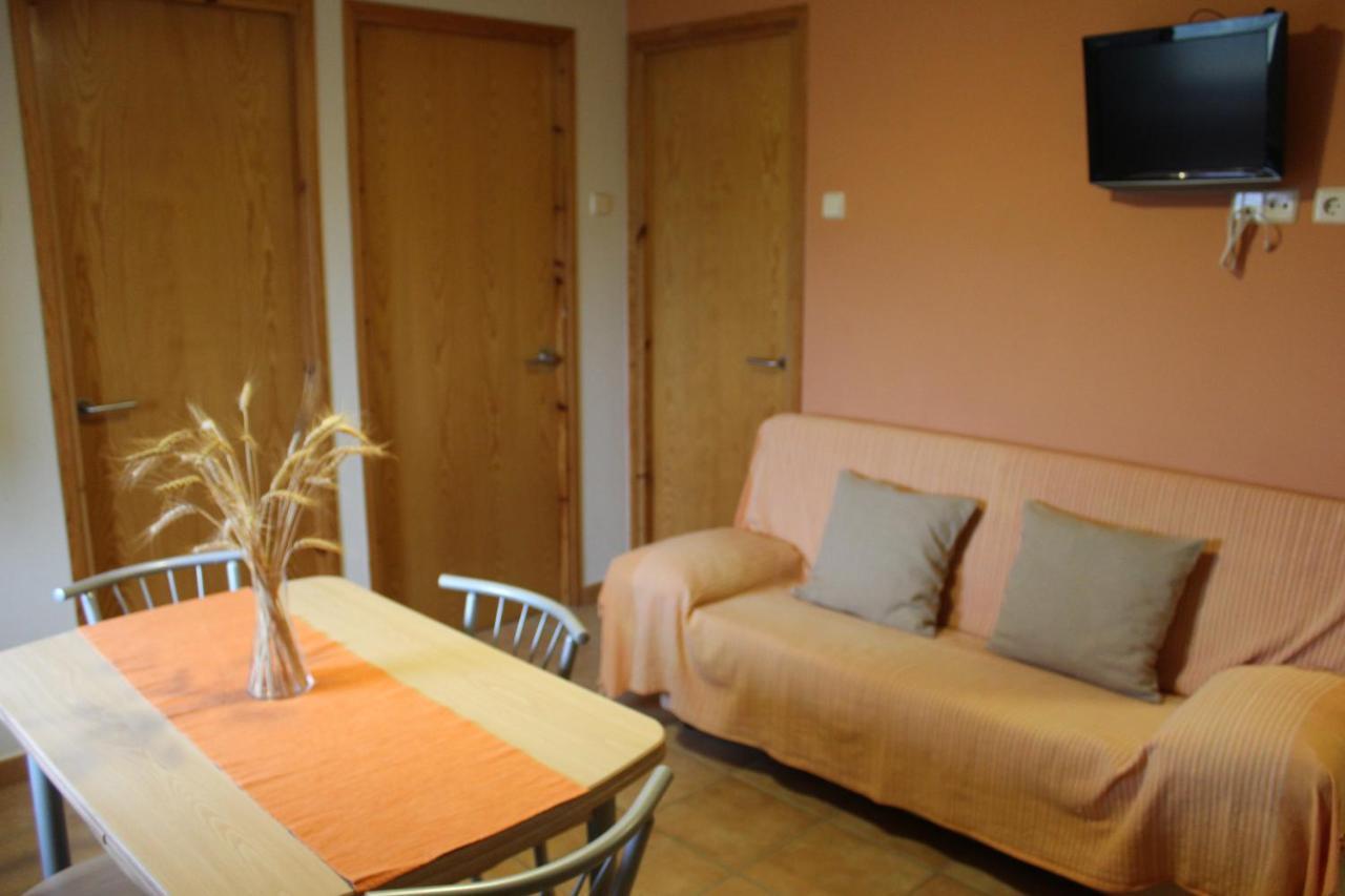 Castell De Ceuro. Hotel Rural Ogern Bagian luar foto