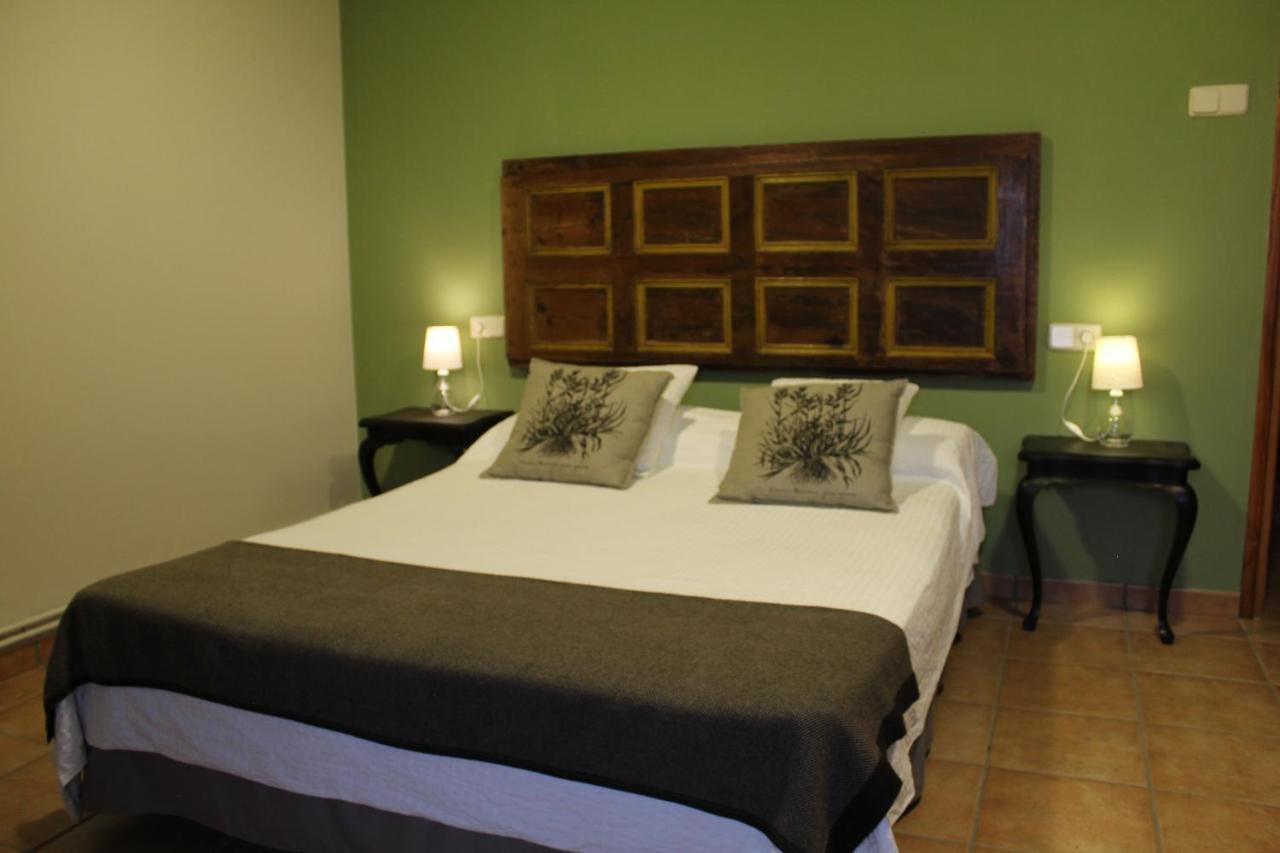 Castell De Ceuro. Hotel Rural Ogern Bagian luar foto